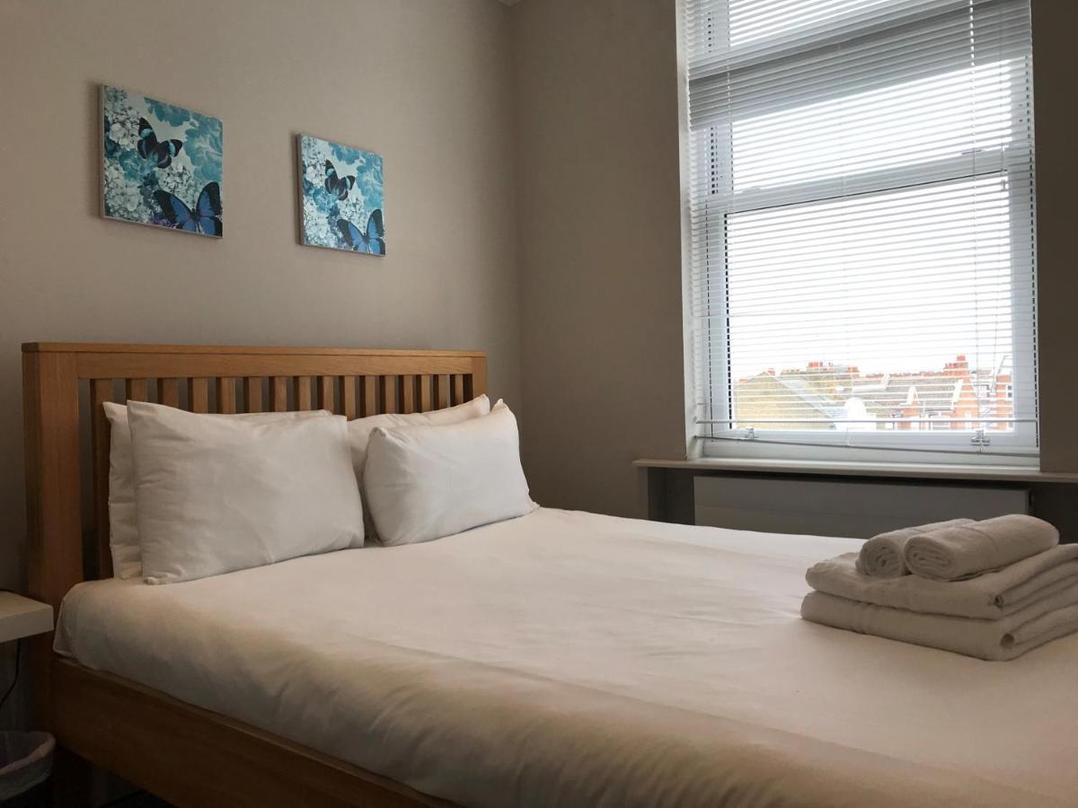 25 Ongar Road By Viridian Apartments London Eksteriør billede